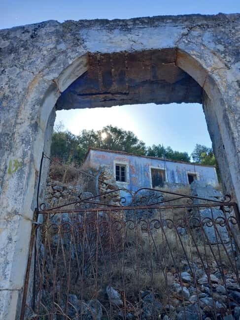 Kefalonia: Old Farsa Village Sunset Walking Tour - An In-Depth Look at the Kefalonia Old Farsa Village Sunset Walk