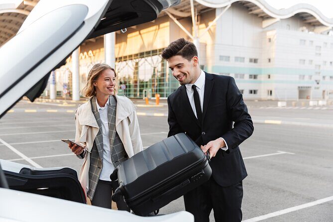 Keflavik International Airport Private Transfer - The Details of Your Iceland Airport Transfer Experience