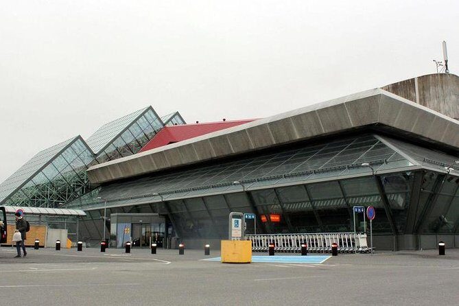 Keflavik To Reykjavik Private Luxury Airport Transfer - FAQs