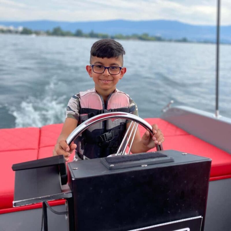 Kelowna: Private Boat Tour with Bluetooth Speaker - The Experience Provider: Kelowna Lake Tours