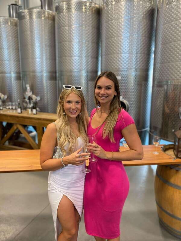 Kelowna: West Kelowna Full Day Guided Wine Tour - The Food and Flexibility