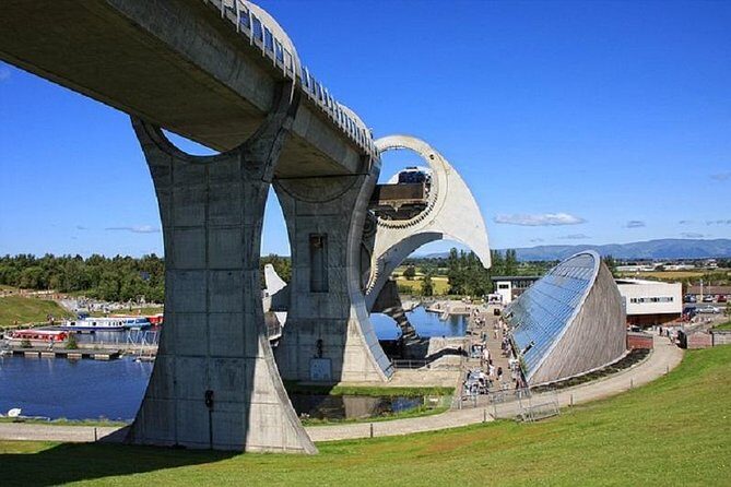 Kelpies and Falkirk Wheel Private Tour for 1 - 4 people from Greater Glasgow - A Deep Dive into the Experience
