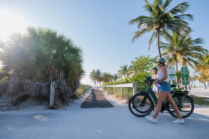 Key Biscayne: Self-Guided E-bike Tour - The Ride Begins: From Brickell to Paradise