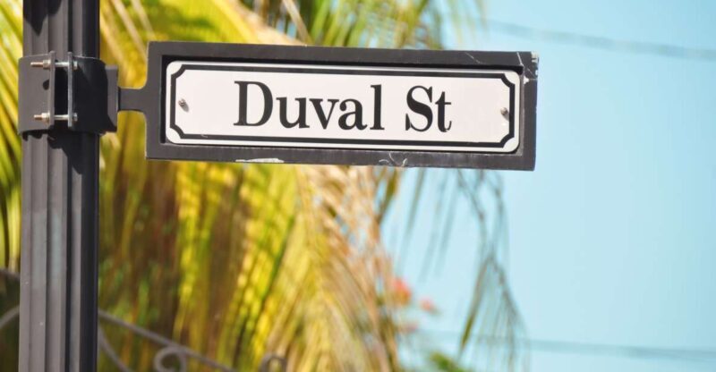Key West: Haunted Pub Crawl Walking Tour - Key Points