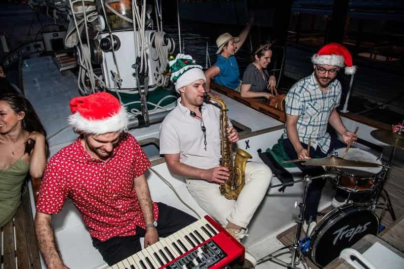 Key West: Live Christmas Holiday Music Cruise with Hot Cocoa - Key Points