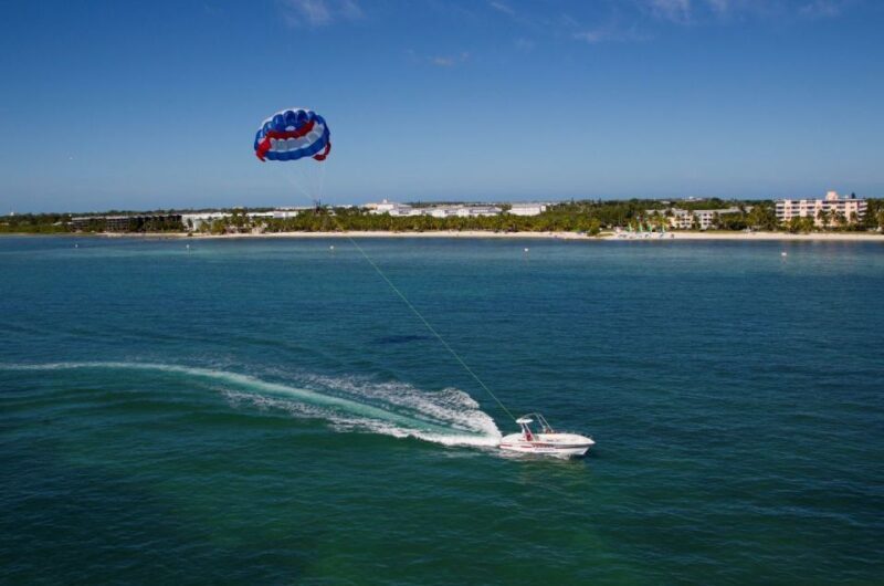 Key West Parasailing at Smathers Beach - Introduction