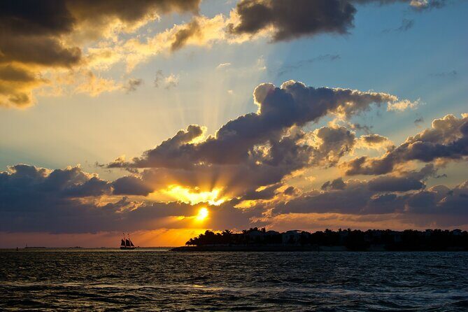 Key West: Smathers Beach & activities with a Sunset Catamaran & Open Bar - Who Should Consider This Tour?
