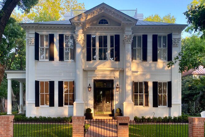 King William District Tour - Discovering the King William District: A Neighborhood of Elegance and Stories