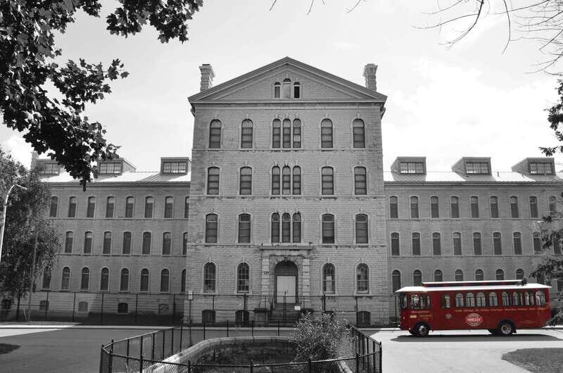 Kingston: Ghosts and Mysteries Trolley Tour - The Format and What to Expect