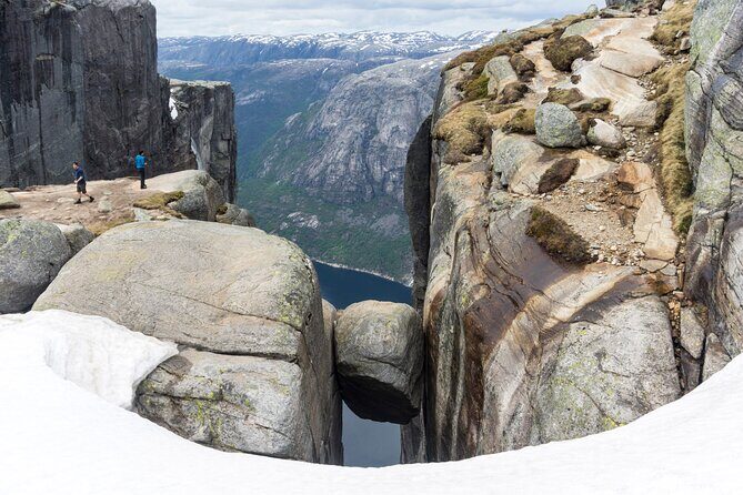 Kjerag Low-Season Hike + Packed Lunch - An Honest Breakdown of the Kjerag Low-Season Hike Experience