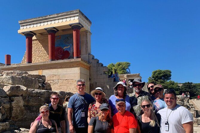 Knossos and Arch Museum of Heraklion (Guide+Transfer+Ticket) - FAQs