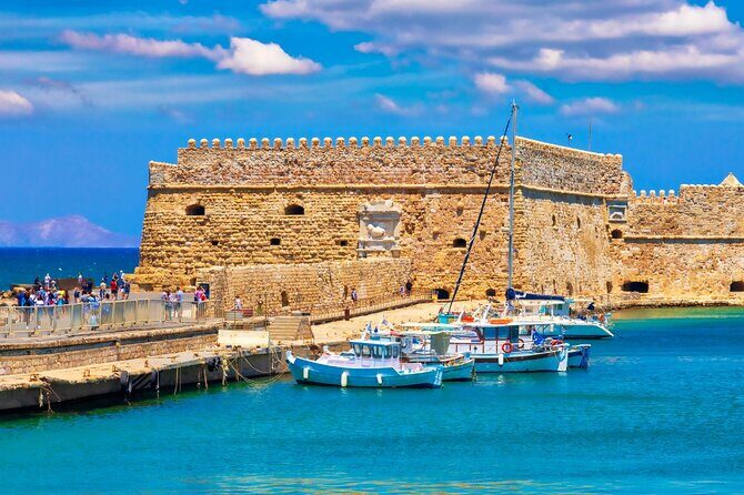 Knossos Palace & Historical Heraklion City Tour, with Old Market - Stop 1: The Palace of Knossos