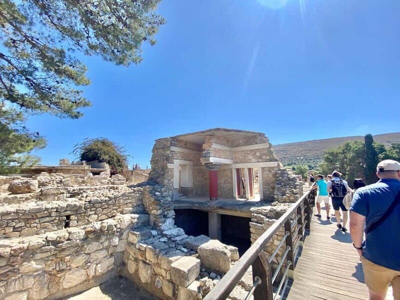 Knossos: Private Tour with a Licensed Guide & Entry Ticket - An In-Depth Look at the Tour Experience