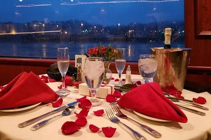 Knoxville River Cruise Aboard the Volunteer Princess - Group Size and Accessibility