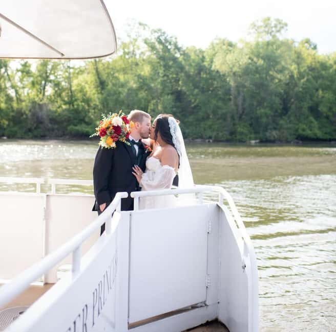 Knoxville: Sunset Dinner Cruise on Tennessee River - Practical Tips for Your Cruise