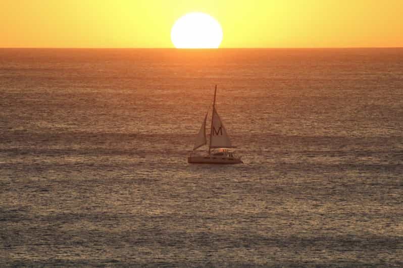 Ko Olina: Captain's Sunset + Tasting - Ko Olina: Captains Sunset + Tasting – An Authentic Hawaiian Sail Experience