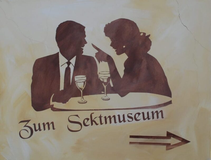 Koblenz: Wein-& Sektgeschichte(n) incl. Wein/Sekt Verkostung - Key Points