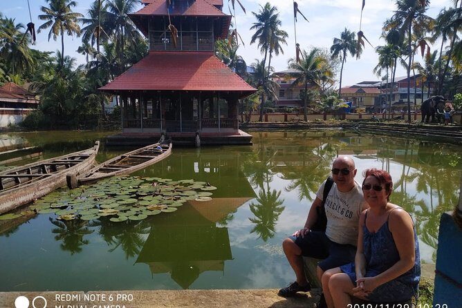 Kochi Private Guided (Taxi car ) Mattancherry with a local and free hotel pickup - The Experience in Detail