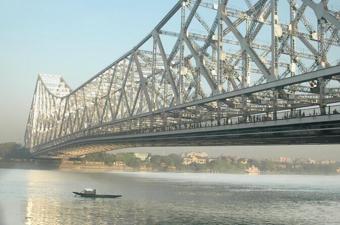 Kolkata tour in private car with guide & lunch for immersive cultural experience - Key Points: