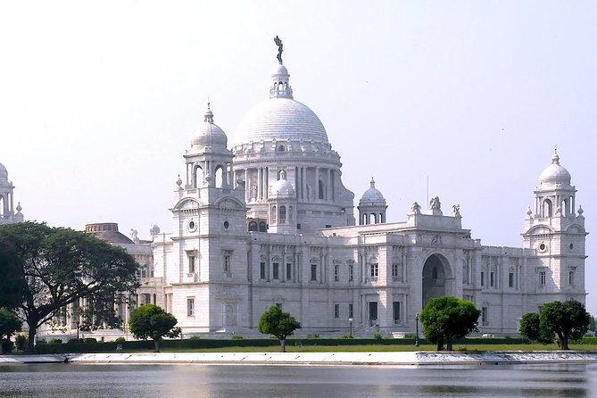 Kolkata tour in private car with guide & lunch for immersive cultural experience - Why This Tour Offers Great Value