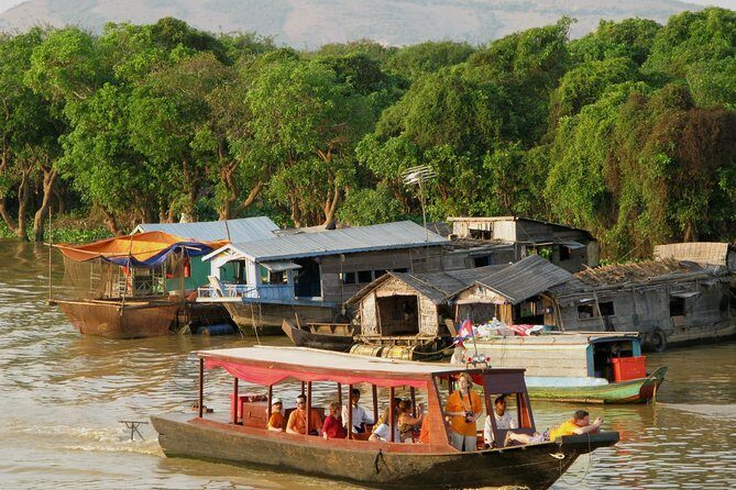 Kompong Khleang Floating Village from Siem Reap - Analyzing the Value