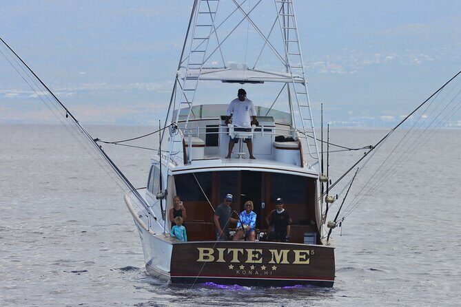 Kona Hawaii Deep Sea Luxury Fishing Trip on Bite Me 5 - Key Points