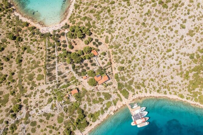 Kornati to island Mana and Kukljica and Beach Lojena Tour by boat - FAQ