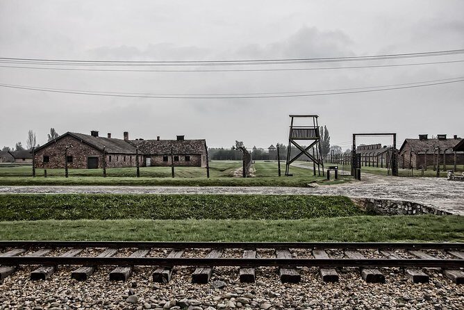 Krakow: Auschwitz-Birkenau Guided Tour with Hotel Transfer - The Itinerary in Detail