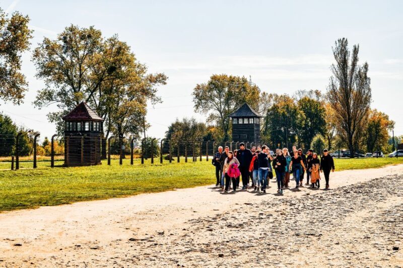 Krakow: Auschwitz-Birkenau Live Guided Tour & Hotel Pickup - The Itinerary in Detail