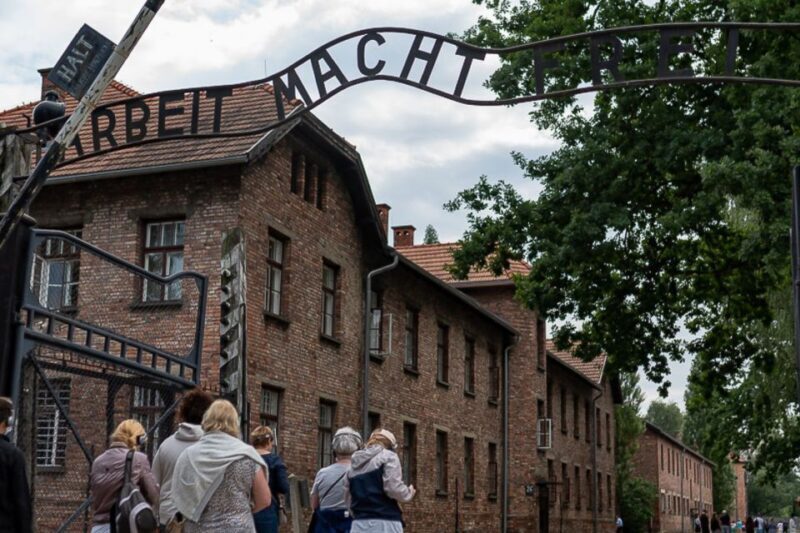 Krakow: Auschwitz-Birkenau Tour Limited to 15 Visitors - The Experience at Auschwitz and Birkenau