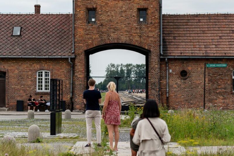 Krakow: Auschwitz-Birkenau Tour Limited to 15 Visitors - Why Choose This Tour?
