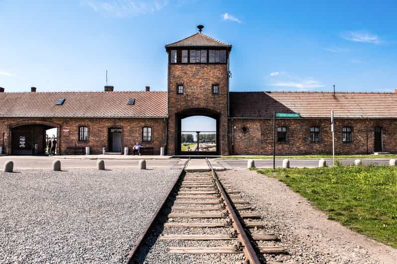 Krakow: Auschwitz-Birkenau & Wieliczka Salt Mine Day Tour - Key Points
