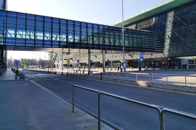 Kraków Balice Airport Transfer: Private One Way - Why Choose This Kraków Balice Airport Transfer?