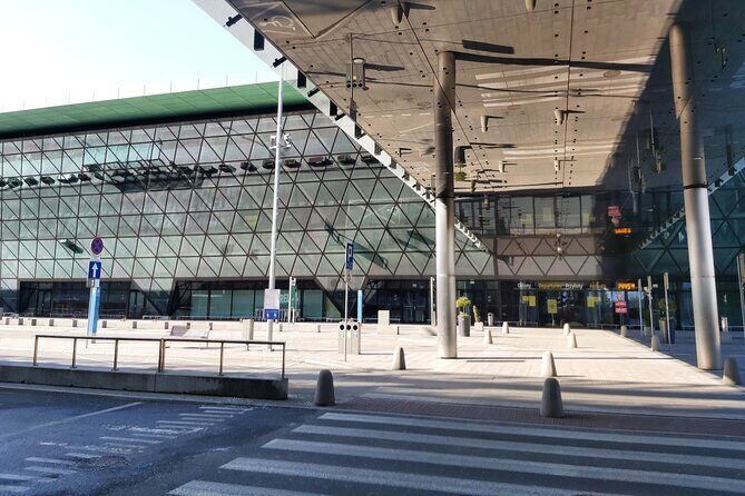 Krakow Balice Airport Transfer: Private Round Trip - Who Is This Transfer Best For?