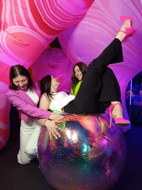 Krakow: Balloon Art Museum Entry Ticket - Key Points