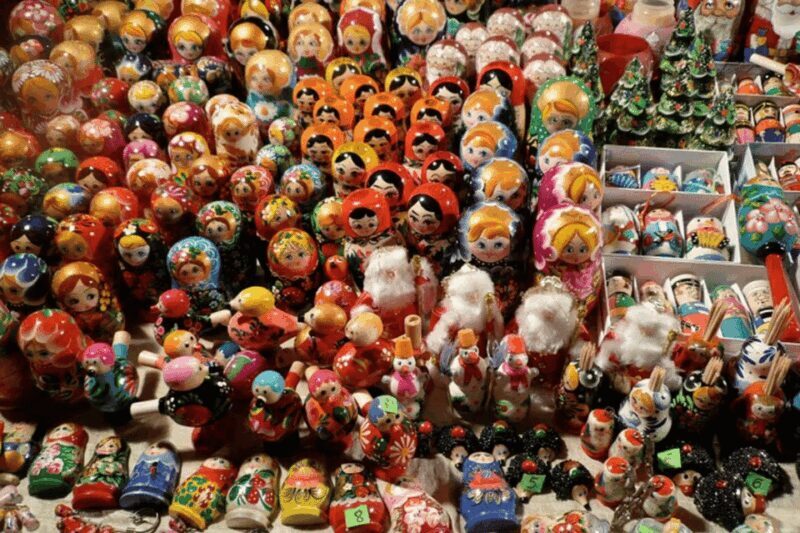 Krakow: Christmas Market and City Highlights Walking Tour - A Detailed Look at the Krakow Christmas Market and City Highlights Walk