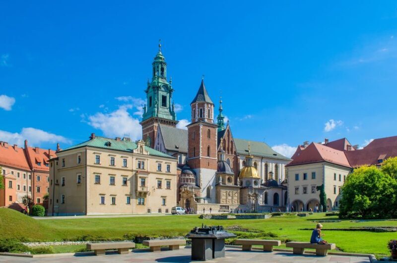 Krakow: Daily Wawel Cathedral Guided Tour with Admission - Exploring Wawel Cathedral: A Closer Look