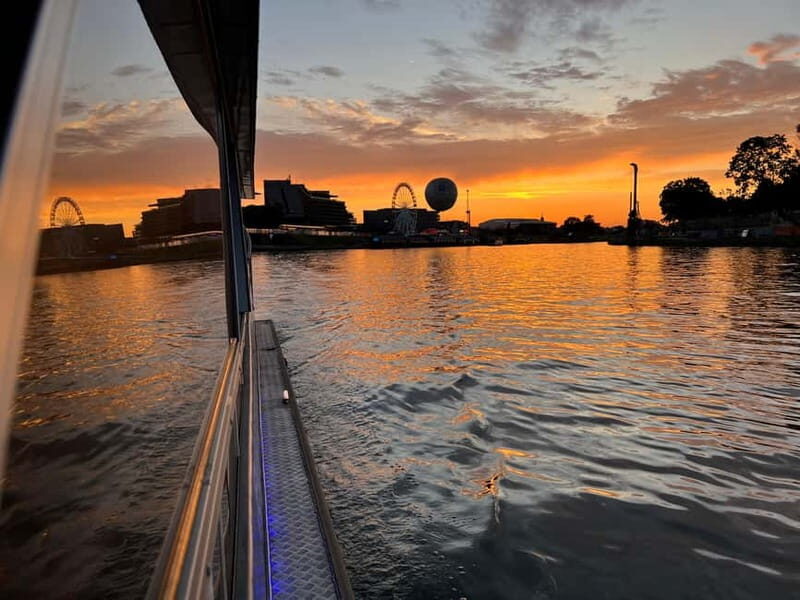 Krakow: Day or Night Vistula River Cruise with Audio Guide - Key Points