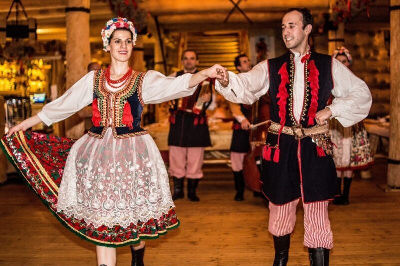 Krakow: Full Traditional Polish Dinner & Folk Show - A Closer Look at What to Expect