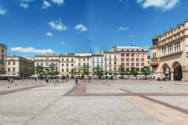 Krakow: Guided E-Scooter City Tour with Food Tastings - Authentic Insights from Reviews