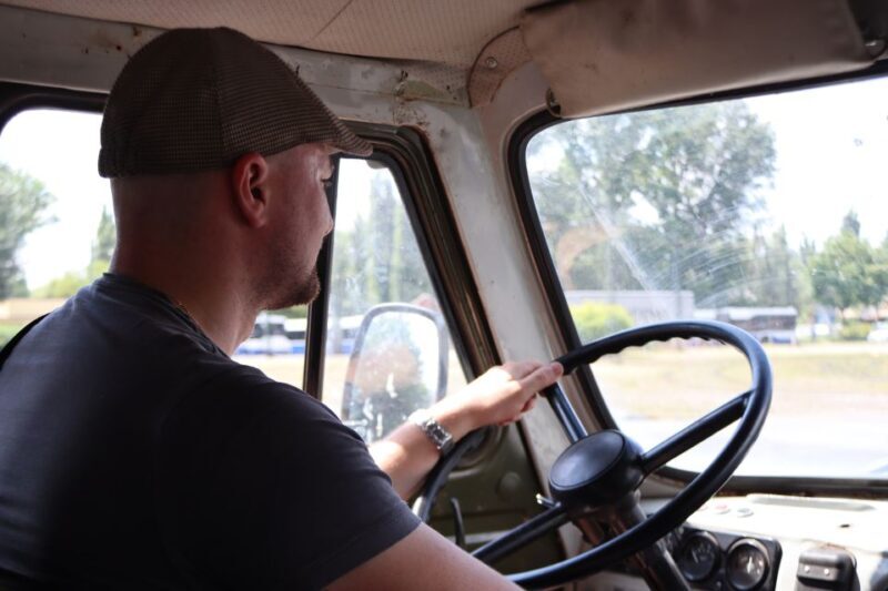 Krakow: Guided Tour to Nowa Huta on Commie Retro Van - An In-Depth Look at the Tour Experience