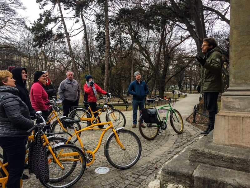 Krakow: Highlights of Krakow Bike Tour - Small Group - Starting Point & Logistics