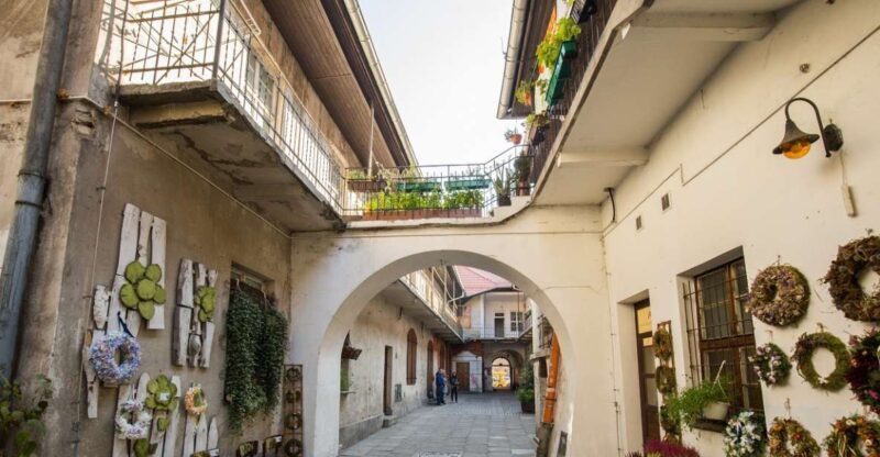 Krakow: Jewish Quarter and Schindler's Factory Guided Tour - Exploring Krakow’s Jewish Quarter