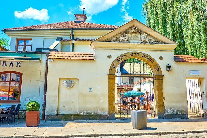 Krakow: Jewish Quarter Kazimierz & Schindler's Factory & Ghetto Guided Tour - An In-Depth Look at the Tour