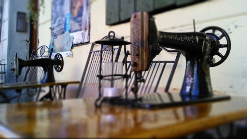 Krakow Kazimierz and Jewish Ghetto Tour with Synagogues - Who Should Consider This Tour?