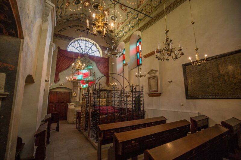 Krakow: Kazimierz Jewish Quarter Guided Walking Tour - Food and Local Flavors at Nowy Square