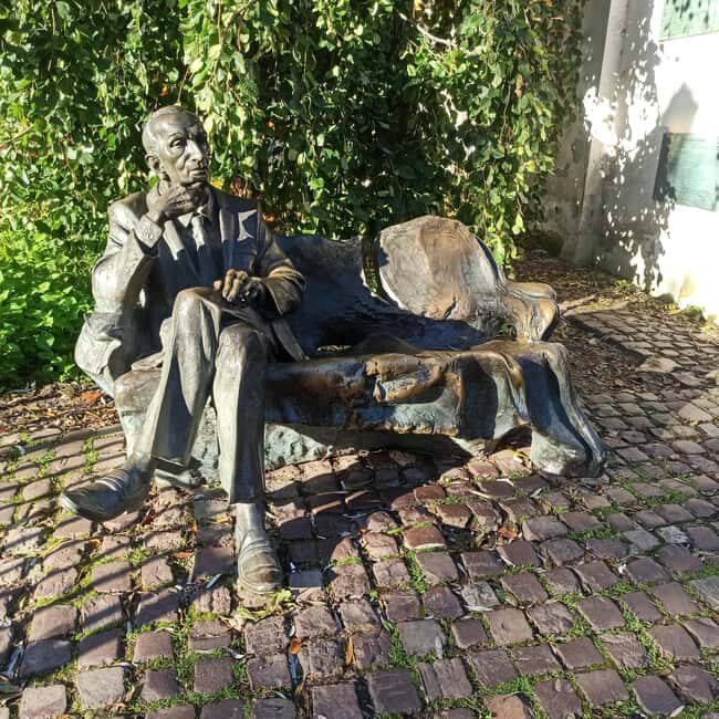 Krakow: Kazimierz Jewish Quarter Guided Walking Tour - A Deep Dive into the Kazimierz Jewish Quarter Tour
