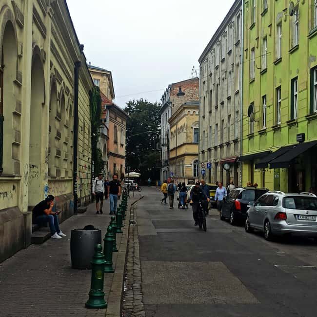 Krakow: Kazimierz Jewish Quarter Guided Walking Tour - Exploring the Main Streets of Kazimierz