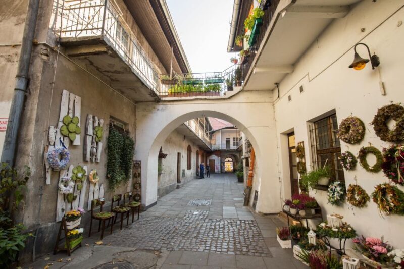 Krakow: Kazimierz Jewish Quarter Walking Tour - An In-Depth Look at the Kazimierz Jewish Quarter Tour