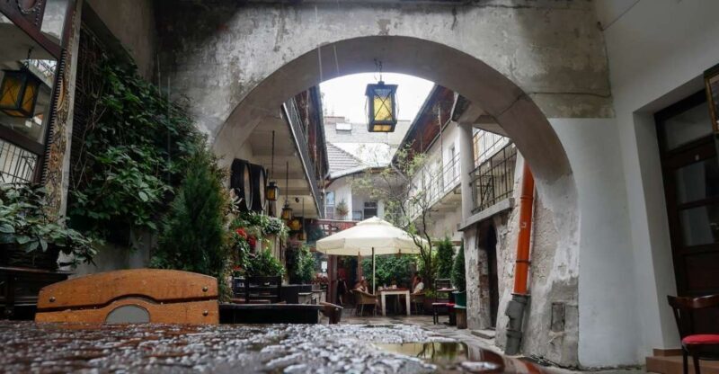 Krakow: Kazimierz, Schindler's Factory & Ghetto with Guide - Visiting Oskar Schindler’s Enamel Factory